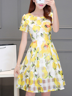 Yellow and White Fit & Flare Floral Above Knee Plus Size Dress for Casual Party