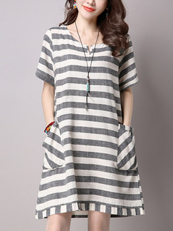 White and Grey Loose A-Line Contrast Stripe Round Neck Pockets Shift Dress for Casual