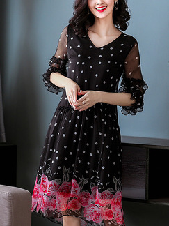 Black and Red Plus Size Loose V Neck Located Printing Wave Point Ruffled Sleeve See-Through Dress for Casual Office Party