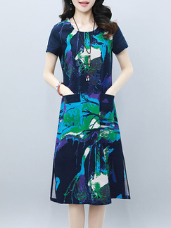 Blue and Green Plus Size Loose A-Line Printed Round Neck Pockets Furcal Side Shift Midi Dress for Casual Party