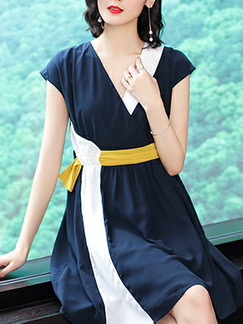 Dark Blue Slim Contrast Linking Above Knee Fit & Flare V Neck Plus Size Dress for Casual Party