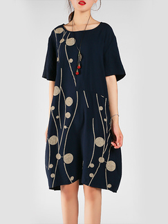 Navy Blue and Golden Round Neck Plus Size Loose Linking Knee Length Printed Shift Dress for Casual