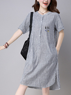Blue and White Plus Size Loose Vertical Stripe Round Neck Located Printing Furcal Knee Length Dress for Casual