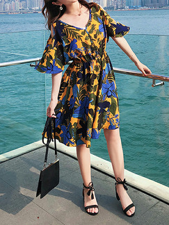 Yellow Blue and Black Chiffon Plus Size Loose A-Line Printed Off-Shoulder V Neck Flare Sleeve Knee Length Dress for Casual Party