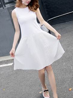 White Slim Pleated Linking Round Neck Shift Knee Length Dress for Casual Party