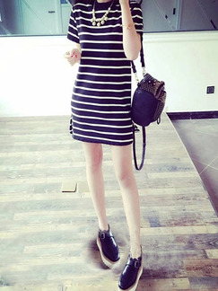 Black and White Plus Size Loose Round Neck H-Shaped Contrast Stripe Above Knee Dress for Casual