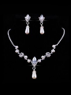 Pearls and Rhinestone Dangle Necklace Set