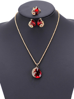 Alloy and Gemstone Gold Chain Necklace Set
