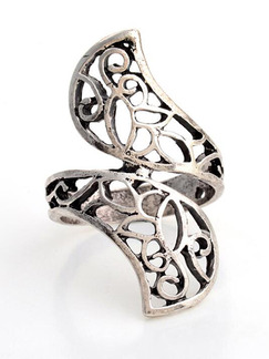 Symbolic Hollow Pattern Retro Punk Alloy Ring