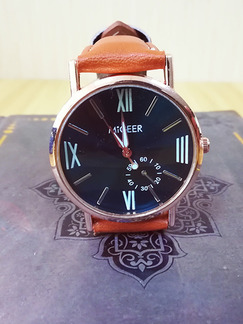 Apricot Leather Band Belt Buckle Quartz Luminous Watch
