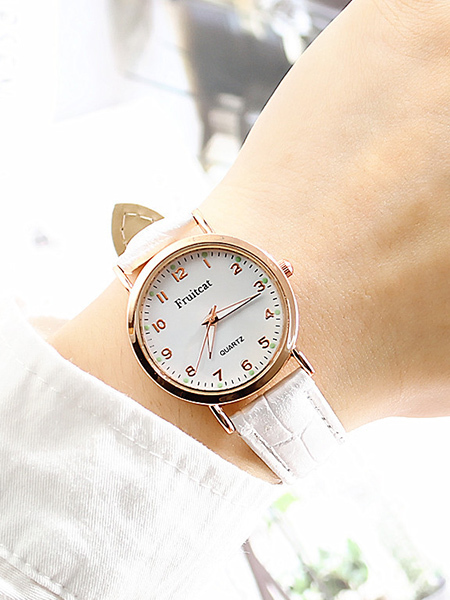 White Leather Band Quartz Watch