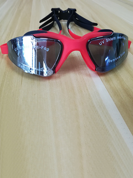 Black and Red Sport Goggles for Swim