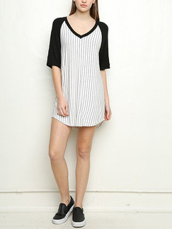 Black and White Loose Contrast Linking Stripe V Neck Top for Casual