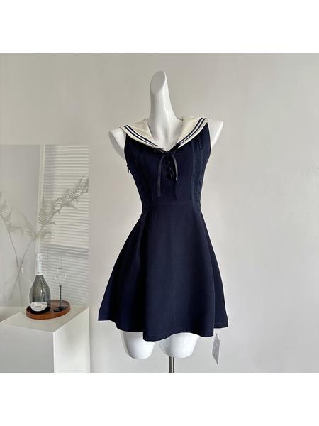 Chi Umbrella Umbrella 25/SS First Visit to Liubenmu Sailor Collar Cotton Wooden Ear Sleeveless Dress in Navy Blue with Beige Accents
