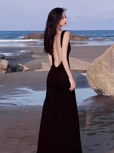 95% Polyester Summer Seaside Holiday Style Sexy Backless Beach Dress Texture High-End Black Suspender Dress for Women - Black