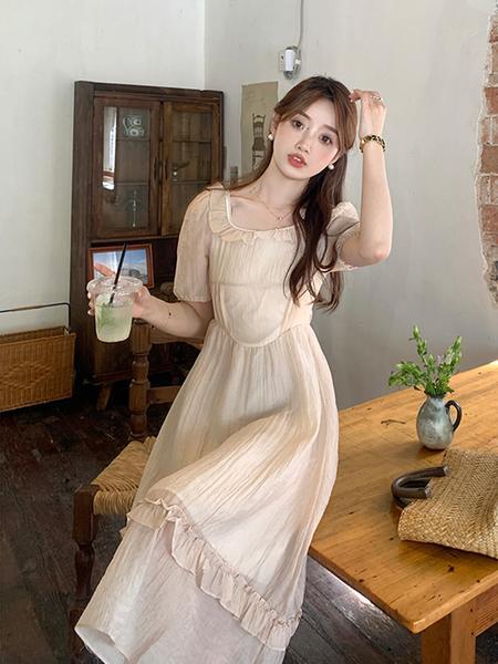 Real Shot of Korean Summer New Style Dress Design Square Collar Ruffles Gentle Style Temperament Waist Long Skirt in Beige