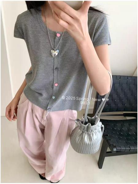 Korean Color Button Soft and Comfortable Round Neck Slim Short Sleeve Knitted Cardigan in Gray Female 2025 Summer New Thin Short Top