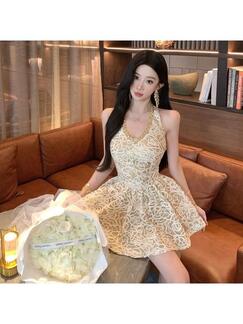 Real Shot of Luxurious High-End Heavy-Duty Beaded Halter Neck Dress with Hook Flower Sequins and Waist Slimming Birthday Mini Dress in Champagne