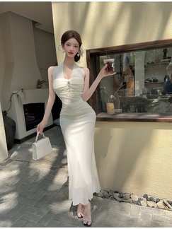 Beautiful Summer Three-Dimensional Jacquard Halter Neck Suspender Dress for Women in Ivory, Beautiful Girl, Slim and Fashionable Dress