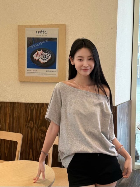 Real Shot Cost-Effective Off-Shoulder Short-Sleeved T-Shirt Women's Summer Pure Desire Diagonal Collar Off-Shoulder Loose Slimming Chic Top in Gray