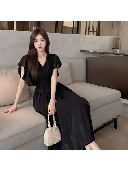 Real Shot of 2025 French Style Simple and High-End Ruffled Chiffon High Waist Slim V-Neck Mid-Length Dress in Black