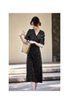Spot French Elegant Tea Break Dress Female 2025 Summer Commuting Simple Waist Slim V-Neck Floral Skirt in Black