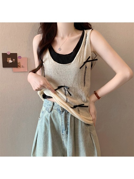 Real Shot Wholesale Price 2025 Summer New Sweet Spicy Style Fake Two-Piece Hollow Hole Design Camisole Top in Beige