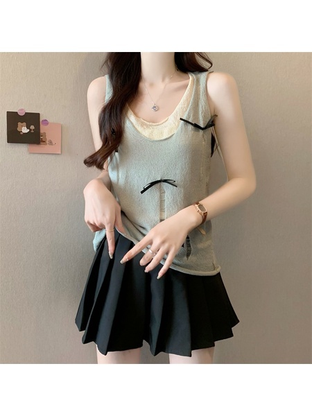 Real shot wholesale price 2025 summer new sweet spicy style fake two-piece hollow hole design light green and beige camisole top