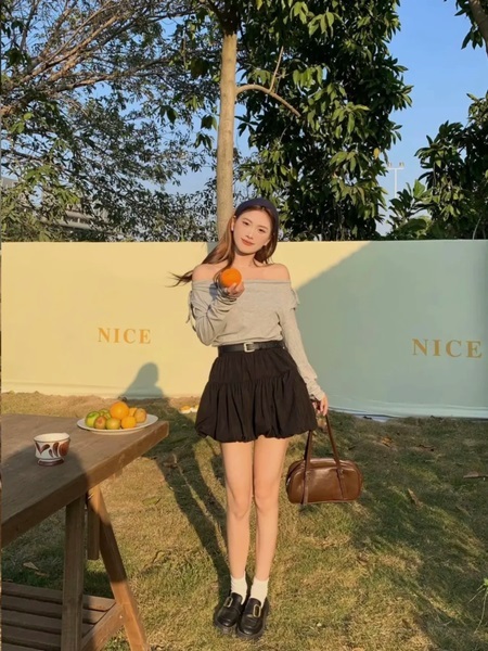 2025 High Waist Slim Anti-Exposure Black Bud Skirt Female Korean Version of All-Match A-Line Umbrella Skirt