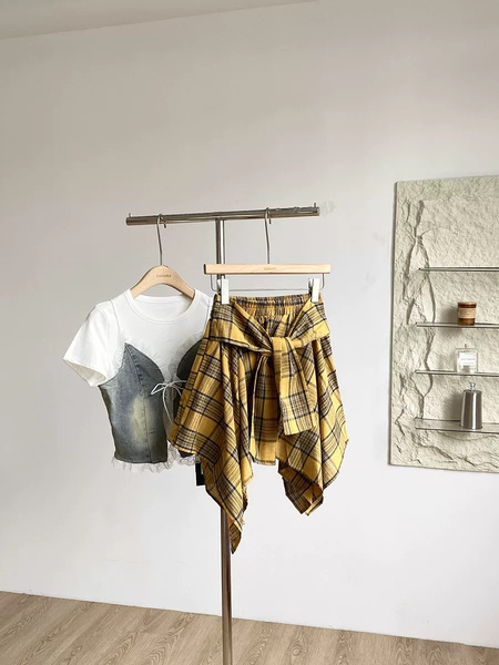 Korean Retro Plaid Strap Irregular Skirt in Yellow