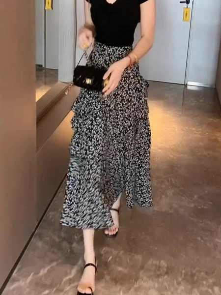 Black Floral Flowing Skirt - Summer 2025 Women's Chiffon Thin High Waist Drape Wood Ear Edge Casual Skirt