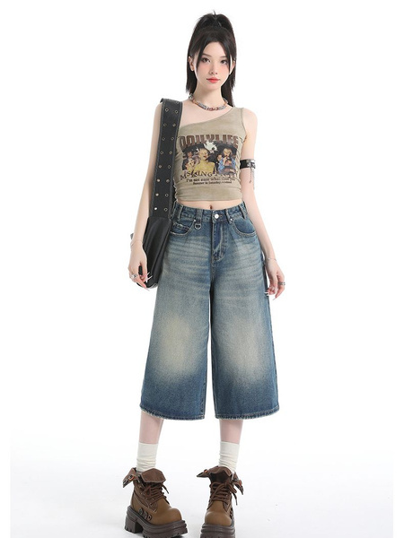 Real Shot of the Hot Summer American Retro High Waist Cropped Jeans for Women in Light Blue Wash