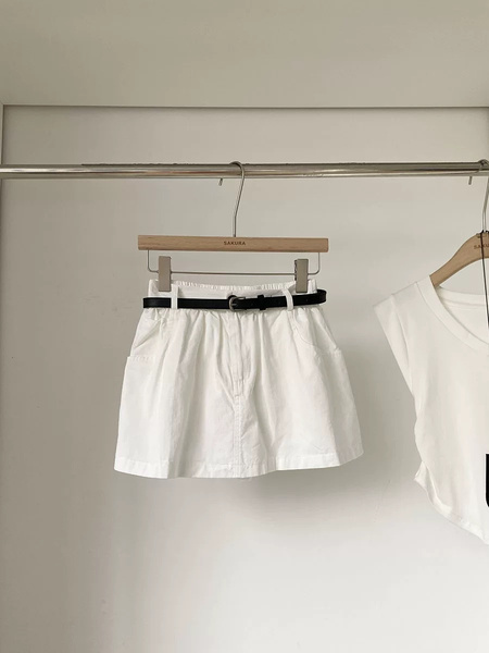 White Korean Style High Waist Slimming Loose Pocket Hip Skirt with Belt