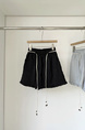 Korean Elastic Waist Stitching Lace Casual Shorts in Black – New Summer Holiday Style with Sweet Beaded Belt