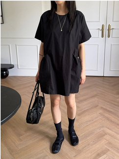 Korean Chic Niche Round Neck Loose Big Pocket Dress in Black