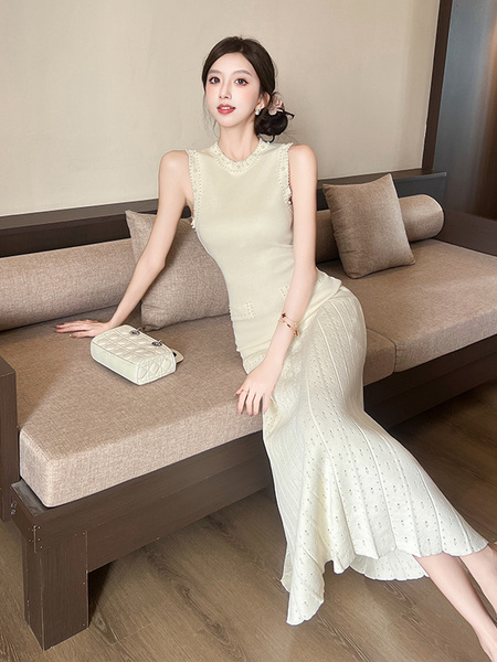 Ivory 2025 Summer New French Style Classic Style Heavy Industry Beads Sleeveless Vest Waist Trimming Knitted Dress Temperament Long Dress